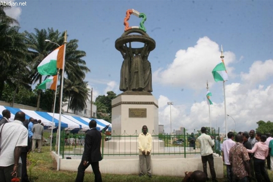 Les nouveaux monuments d`Abidjan depuis 2000 : Que cachent-ils réellement ?